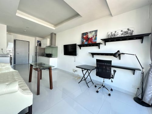 J Tower 1: Studio room for Rent