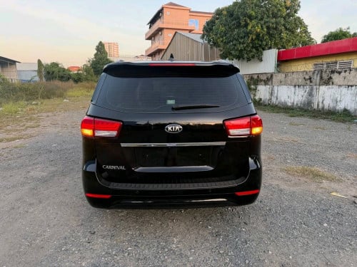 Kia carnival 2015full option ទ្វាអូតូ3