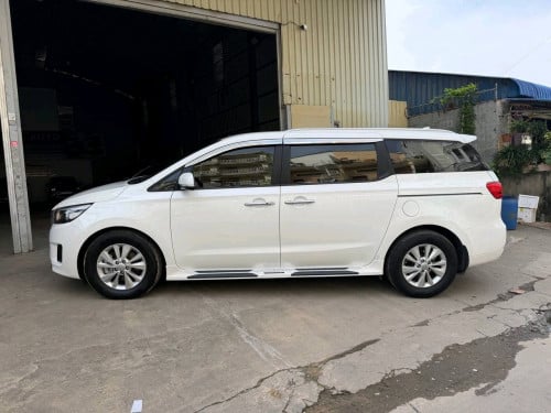 Kia carnival 2016