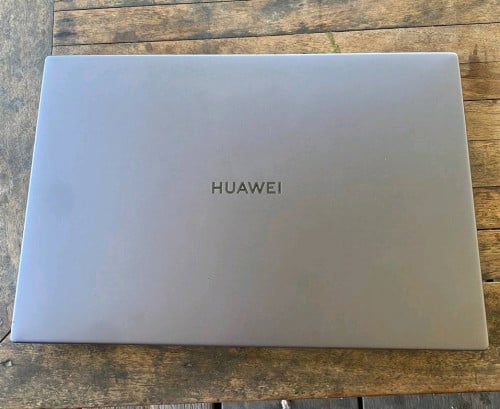 Laptop Huawei D15 នៅស្អាត97% មានឆ្នាំងសាកZin