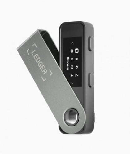 Ledger Nano S Plus secure and manage crypto tokens