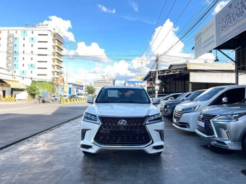 Lexus Lx 570 2016 Super Sport Full Options ថ្មីណាស់បងៗ• Specs : Arab