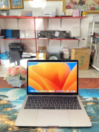 MacBooK Pro 2017 Touch Bar 13-inch
