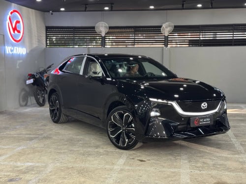 Mazda EZ60 Max Digital Rearview