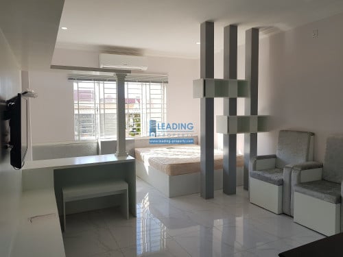 N114 | Western Studio Apartment With Elevator For Rent in Toul Sangke