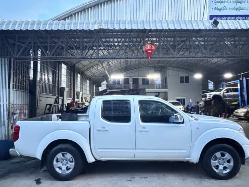 NISSAN NAVARA 2011 For Rent /出租