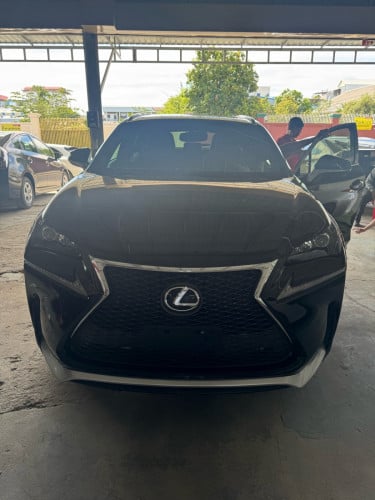 NX 200T 2015 F-Sport