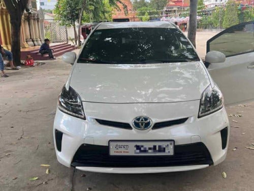 PRIUS 2014 For Rent /出租