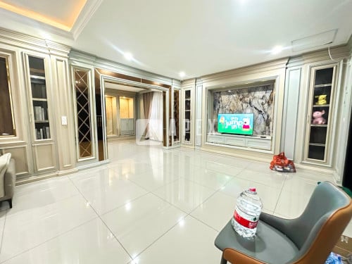 Queen Villa for rent