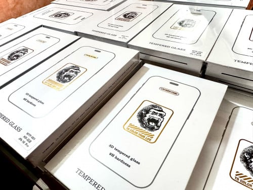 Screen protector  for iphone អាចបិទបានដោយខ្លួនឯង