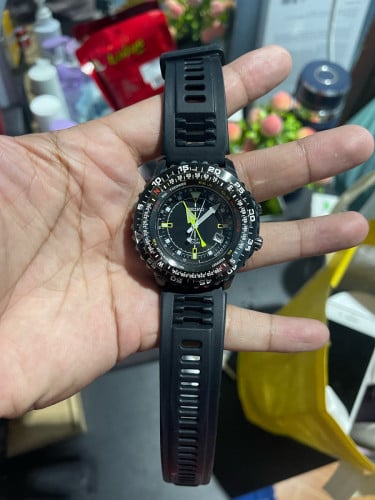 Seiko Original តួស្អាតម៉ាសុីនអេម ឆ្កូតបាតបន្តិច