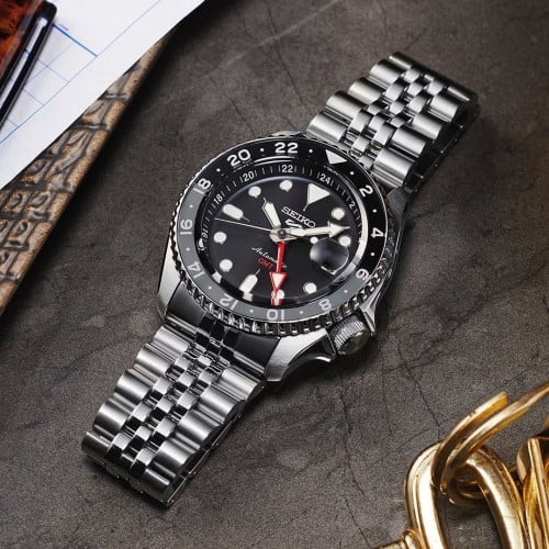 Seiko sports 5 GMT