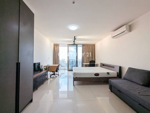 Studio Room for rent at the peak