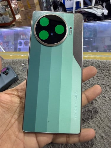 Tecno Camon30Pro 5G Ram12G Memory512G ក្រុមហ៊ុនសុីមពីរ មានឆ្នាំងសាក