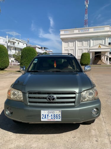 Toyota Higlander V4 ប៉ុង1 ឆ្នាំ04 កៅអី3ជួរ