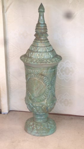 កោដ្ឋ ធ្វើពីថ្មកែវមកពីខេត្តពោធិ៍សាត់