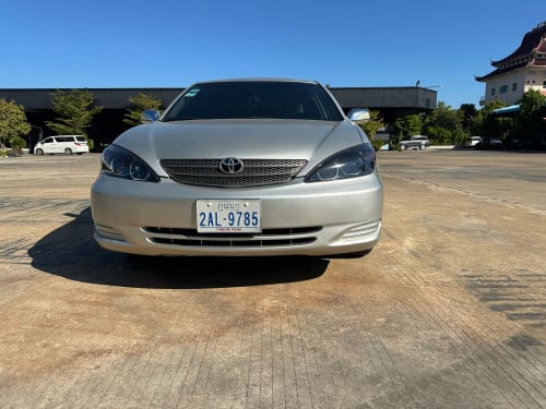 ឡានស្អាត់អត់បុកអត់ប៉ះ