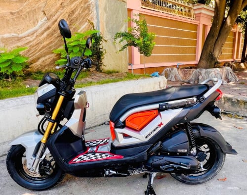 ក្រោមទីផ្សារ