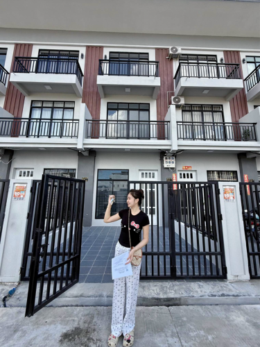 ផ្ទះជួលក្រោយបុរីពិភពថ្មីចំការដូង(ផ្ទះថ្មីមិនធ្លាប់ចូលនៅ)