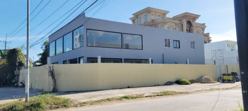 ហាងកាហ្វេសំរាប់ជួលលើផ្លូវធំកែងនៅ ឬស្សីកែវ