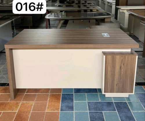 តុប្រធាន