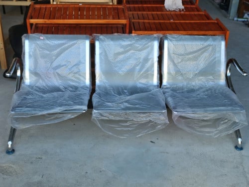 តែអើយរង់ចាំ។