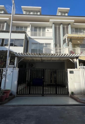 ផ្ទះជួលក្នុងបុរីប៉េងហួតស្ទឹងមានជ័យ