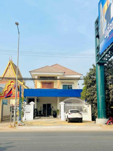 ផ្ទះអាជីវកម្មសម្រាប់លក់ នៅលើផ្លូវធំផ្លូវជាតិលេខ1 (សង្កាត់វាលស្បូវ) កំពុងមានចំណូលពីការជួលស្រាប់