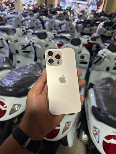 លក់ 16 pro max XA 256g សុំសុីនណែន