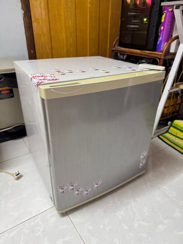 ទូទឹកកក​ ​ទំហំ​ 5​ទឹក​ របស់ជប៉ុនមួយទឹកតម្លៃធូរៗ