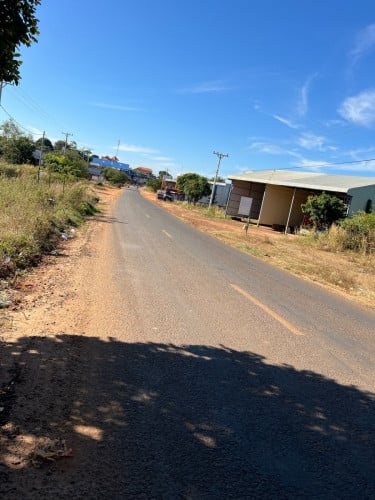 ចង់បានដីនៅស្រុកស្ទឹងត្រង់ ជាប់ថ្នល់ជាតិ 50-60ម៉ែត្រ អាចភ្ជាប់ទៅក្រោយ ៣-៥ហត្ថ 0963458686