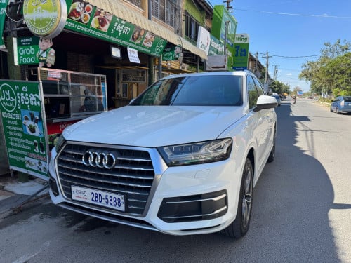 ឡាន​លក់​ Audi Q7 2017 សាំង