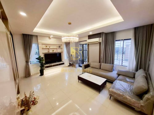 វីឡាភ្លោះBសម្រាប់ជួល នៅក្នុងបុរីប៉េងហួតបឹងស្នោរ