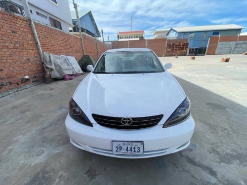 ឡានលក់ប្រញ៉ាប់Camry Le 02 ABSកៅអ៊ីចុចឯកសាគ្រប់ធានឡានអត់បុកអត់ប៉ះម៉ាសុីនប្រអប់លេខអេម