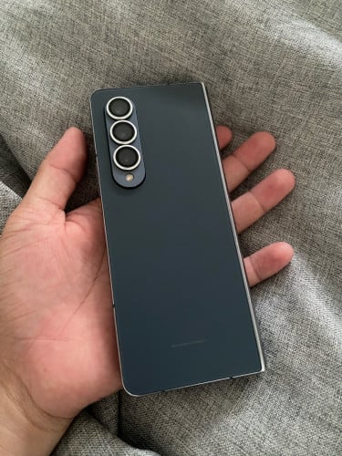 ចង់លក់ ឬដូរ ​ Galaxy Z Fold 4 Ram12gb Storage 256gb