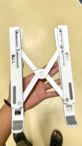 ជេីងទម្រកុំព្យូទ័រ​ Laptop stand