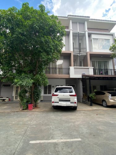 វីឡា LC2 សម្រាប់ជួលនៅបុរី ប៉េងហួត6A