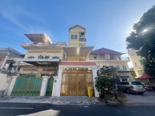 ផ្ទះអាជីវកម្មសម្រាប់ជួលនៅទួលទំពូង | Shophouse for Rent in Toul Tom Poung