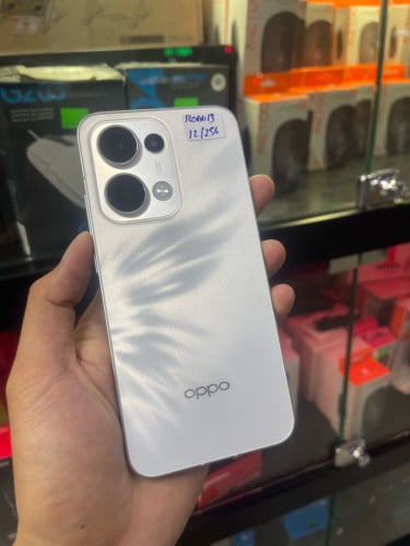 📲📲📲 : oppo Reno 13 5G Ram  12G Rom 256G   Color : white 99%Price: 249$