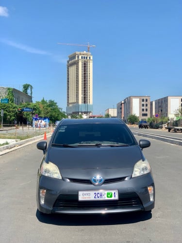 🕹️🚗TOYOTA PRIUS ឆ្នាំ014 option2 ផែនឡានថ្មីអត់បុកអត់ច្រេះ សាច់ដែកខ្ចីណាស់🥰