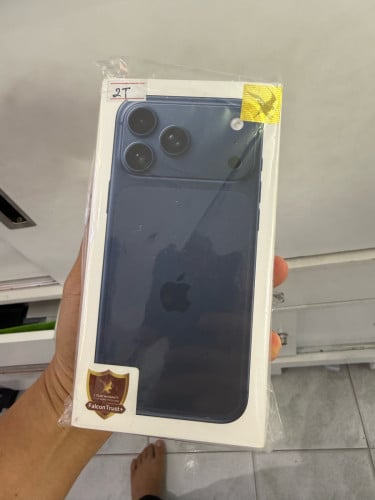 17 Pro max New 2T ក្រុមហ៊ុនធានា២ឆ្នាំ N/A 100%