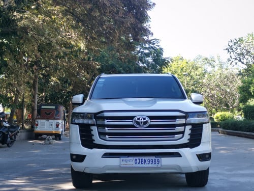 23年丰田陆地巡洋舰，极品车况