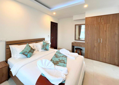4 bedrooms penthouse for rent
