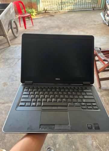Dell latitude E7440