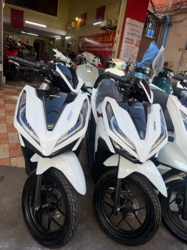 Honda click new ក្រុមហ៊ុន