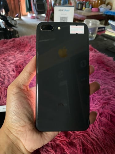 iphone 8plus 64g ថ្មី98%