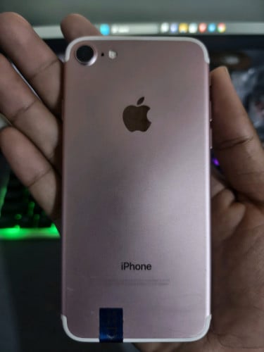 IPhone7 32g Camera ច្បាស់ល្អ អត់ជាប់ icloud ល្មមប្រើ