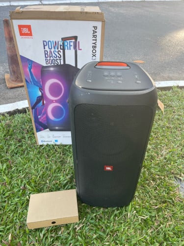 Jbl partybox310 ស្អាត​ មិនដែលជួសជុល​ ធានាថ្មរនិងសំលេង​ តំលៃ3xx$ ភ្នំពេញ​ CTNលេខនិងតេឡេក្រាម089222158