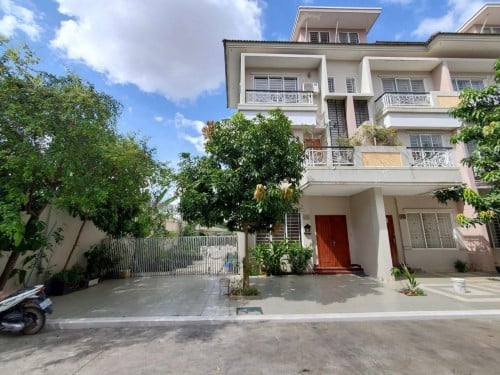 LAសម្រាប់ជួល |    For  Rent