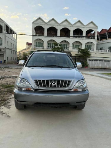 Lexus Rx300.2003 ប៉ុ​ង1 ពណ៌​ផ្សែងបារី​ ក្នុងលឿង​ (សន្លឹក​ពន្ធ)